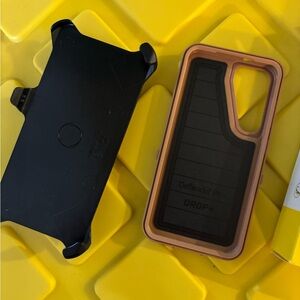 NWT OtterBox tan and navy blue